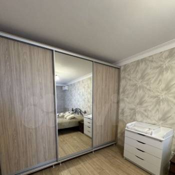 Сдается 1-комнатная квартира, 60 м²
