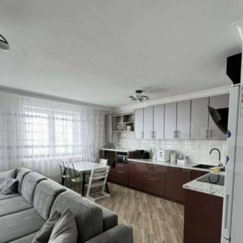 Сдается 1-комнатная квартира, 60 м²