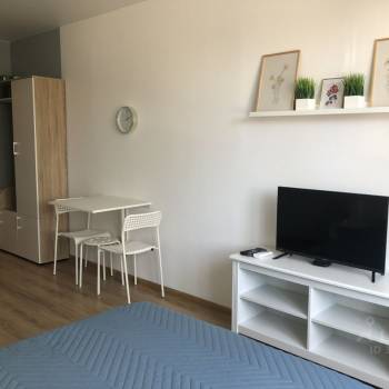 Продается 1-комнатная квартира, 42 м²