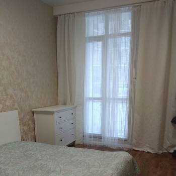 Продается 1-комнатная квартира, 42 м²