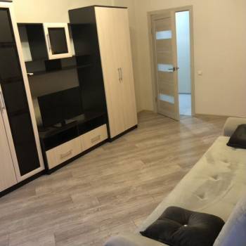 Продается 1-комнатная квартира, 45 м²