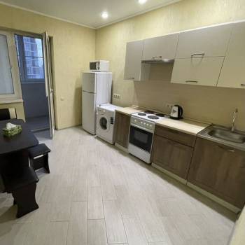 Продается 1-комнатная квартира, 45 м²
