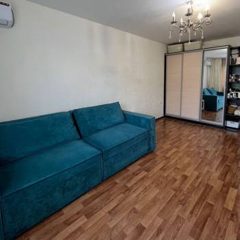 Продается 1-комнатная квартира, 38 м²