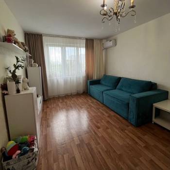 Продается 1-комнатная квартира, 38 м²