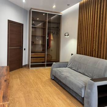 Продается 1-комнатная квартира, 50 м²