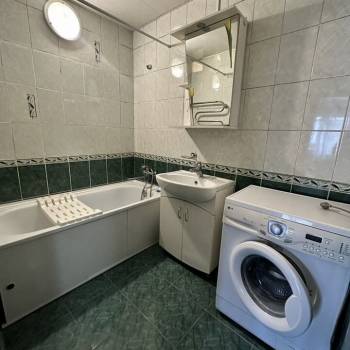 Продается Многокомнатная квартира, 74,1 м²