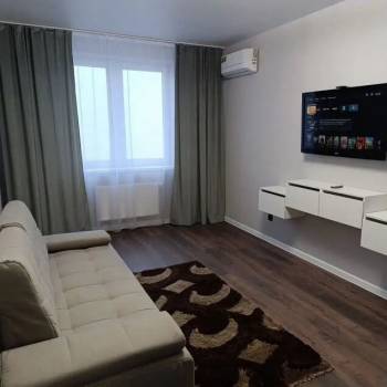 Сдается 1-комнатная квартира, 42 м²