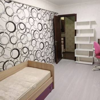 Сдается Многокомнатная квартира, 60 м²