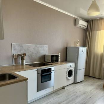 Сдается 1-комнатная квартира, 38 м²