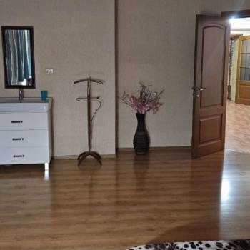 Сдается Многокомнатная квартира, 150 м²