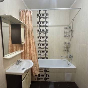 Сдается 2-х комнатная квартира, 77,7 м²