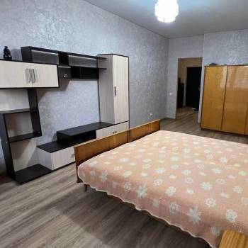 Сдается 1-комнатная квартира, 42 м²
