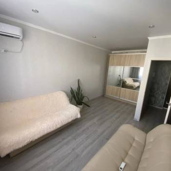 Продается 1-комнатная квартира, 35 м²