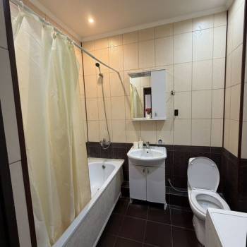 Сдается 1-комнатная квартира, 42 м²