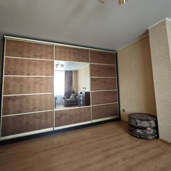 Продается 1-комнатная квартира, 42,7 м²