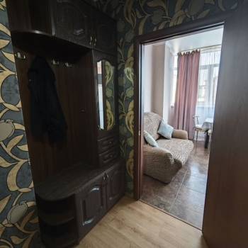 Продается 1-комнатная квартира, 42,7 м²
