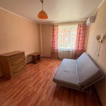 Продается 1-комнатная квартира, 40 м²