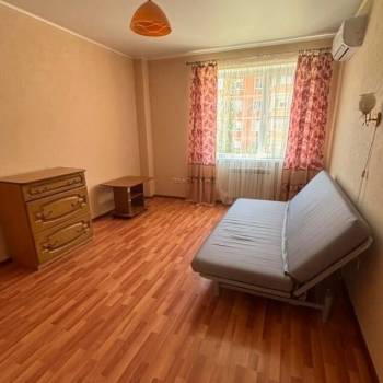 Продается 1-комнатная квартира, 40 м²