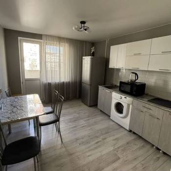 Сдается 2-х комнатная квартира, 60 м²