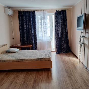 Продается 1-комнатная квартира, 42 м²