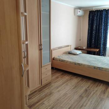 Продается 1-комнатная квартира, 42 м²