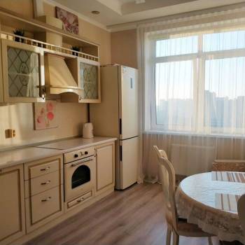 Сдается 1-комнатная квартира, 42 м²