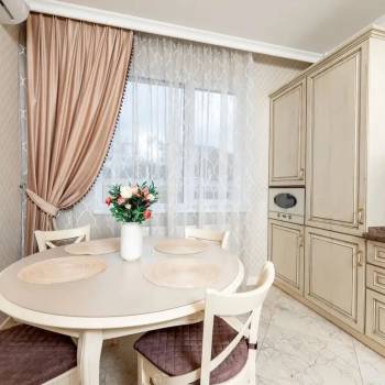 Продается 1-комнатная квартира, 54 м²