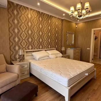 Продается 1-комнатная квартира, 54 м²