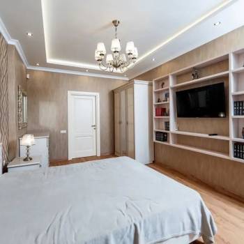 Продается 1-комнатная квартира, 54 м²