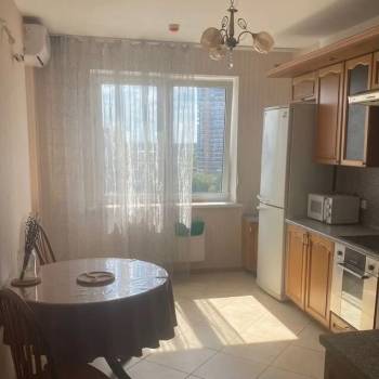 Сдается 2-х комнатная квартира, 64 м²