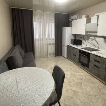 Сдается 1-комнатная квартира, 47 м²