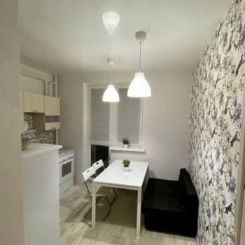 Продается 1-комнатная квартира, 42 м²