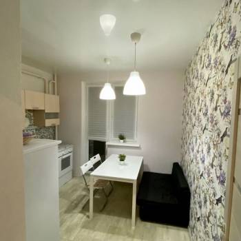 Продается 1-комнатная квартира, 42 м²