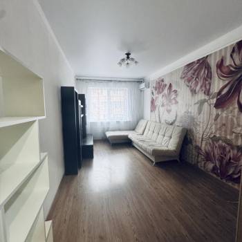 Продается 1-комнатная квартира, 45 м²