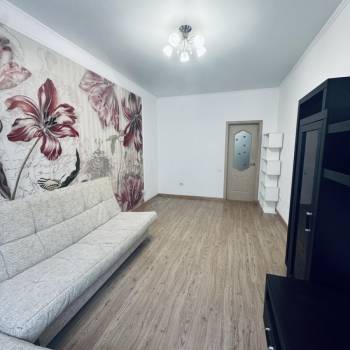 Продается 1-комнатная квартира, 45 м²