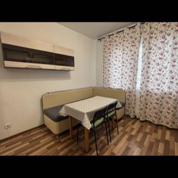 Продается 1-комнатная квартира, 35 м²