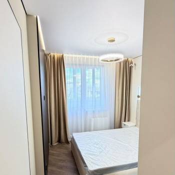 Продается 1-комнатная квартира, 37 м²