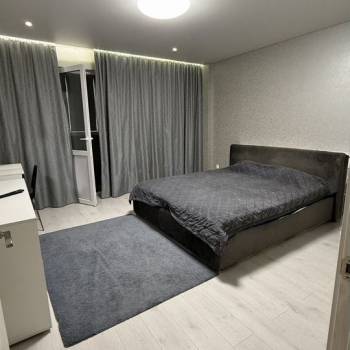 Продается 1-комнатная квартира, 46 м²