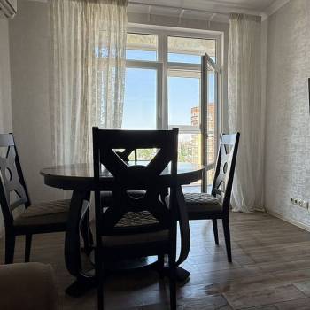Сдается 1-комнатная квартира, 60 м²