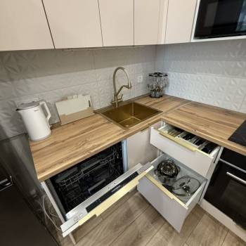 Сдается 1-комнатная квартира, 42 м²