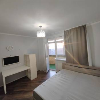Сдается 2-х комнатная квартира, 75 м²