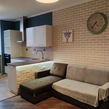 Сдается 2-х комнатная квартира, 75 м²