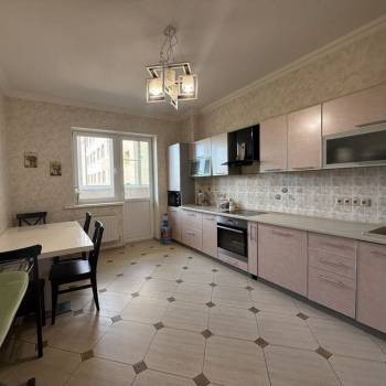 Продается 2-х комнатная квартира, 72 м²