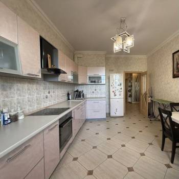 Продается 2-х комнатная квартира, 72 м²