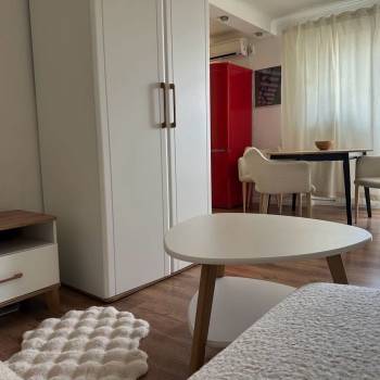 Продается 1-комнатная квартира, 32 м²