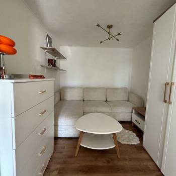 Продается 1-комнатная квартира, 32 м²