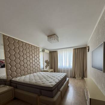 Сдается Многокомнатная квартира, 132 м²
