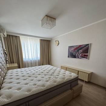 Сдается Многокомнатная квартира, 132 м²