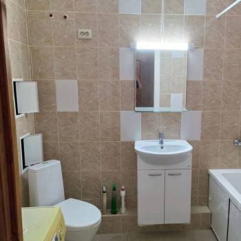 Продается 1-комнатная квартира, 42,7 м²