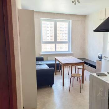 Продается 1-комнатная квартира, 42,7 м²